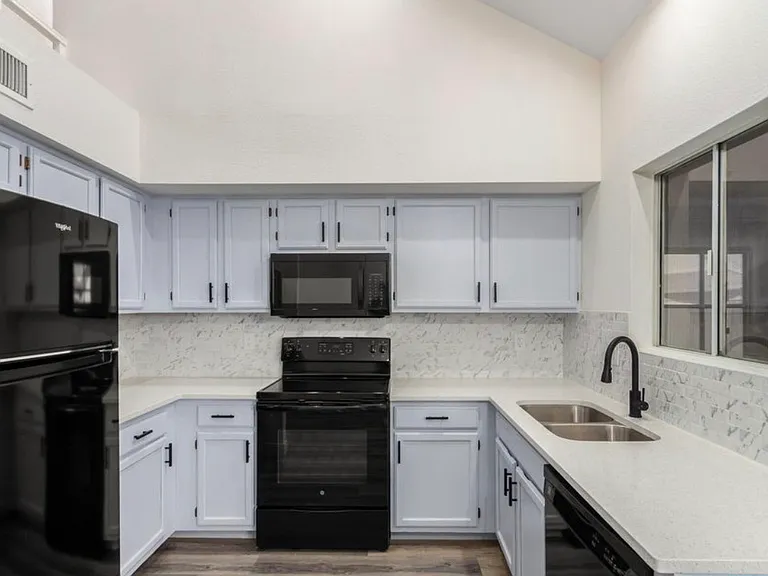 4172 E Wayland Rd — Photo 11