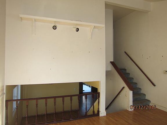 5th image of 303 Dover Dr