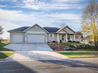 710 Avalon Rd, Columbus, WI 53925