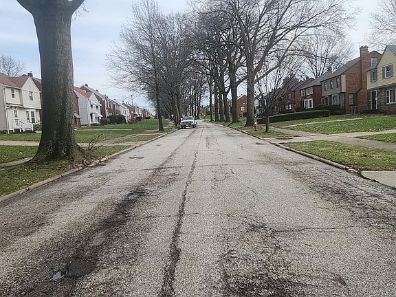 4th image of 16612 Talford Ave