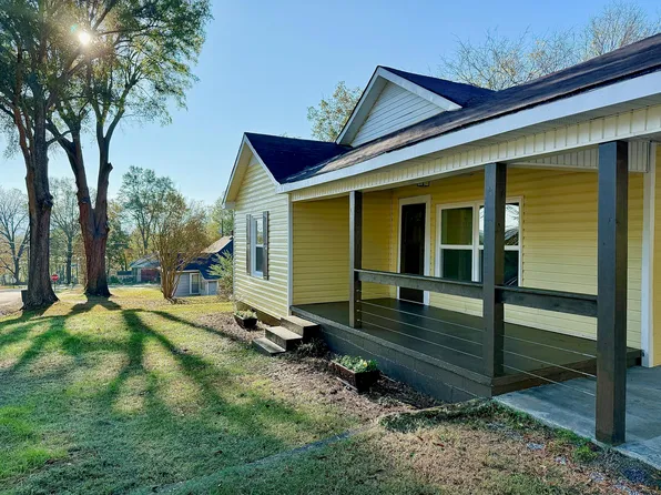 95 Hunt St, Summerville, GA 30747