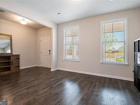 3rd image of 1076 Allspice Way