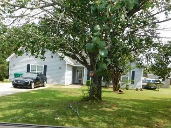 203 Spring Chase Cir, Kathleen, GA 31047