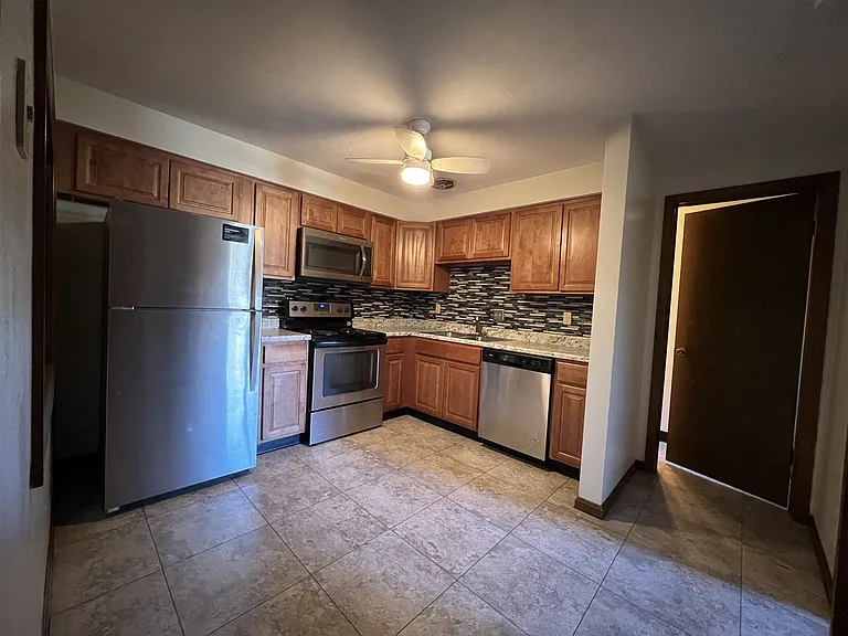 Carriage Hill Apartments — Photo 47