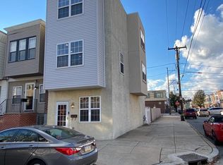 2400 S Lee St, Philadelphia, PA 19148