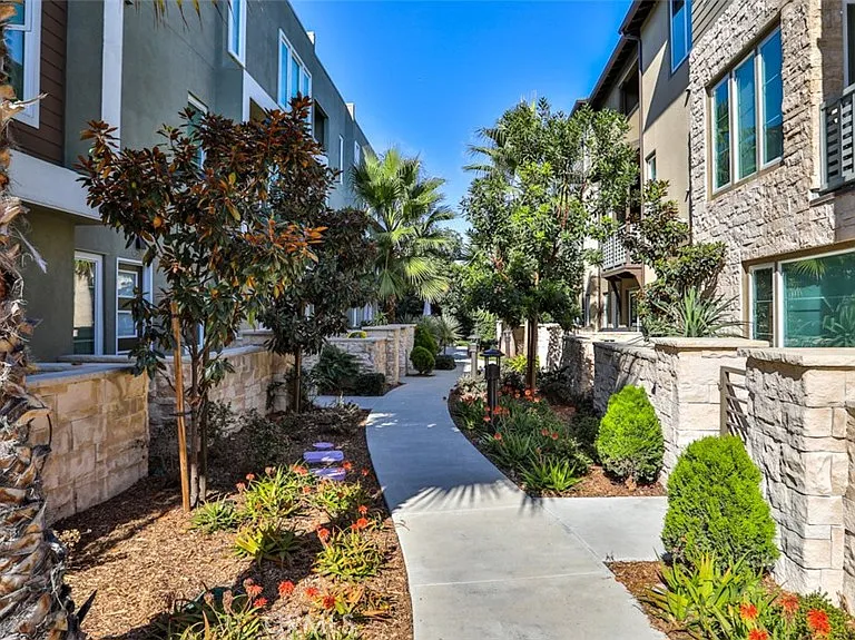 876 Doheny Way — Photo 25