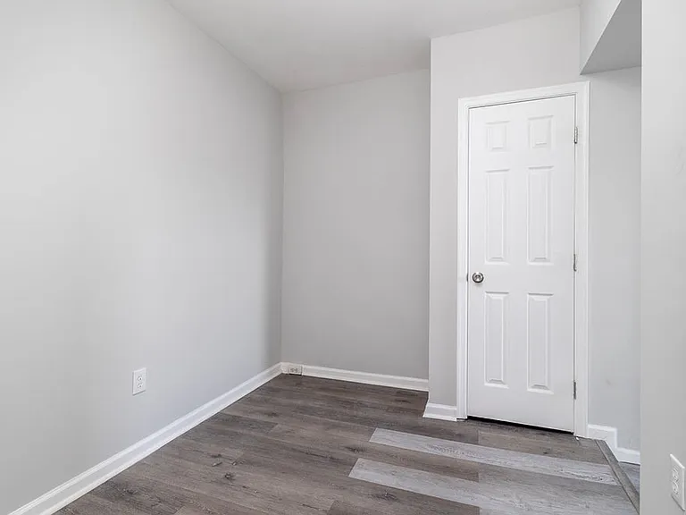 1150 17th St NE — Photo 13