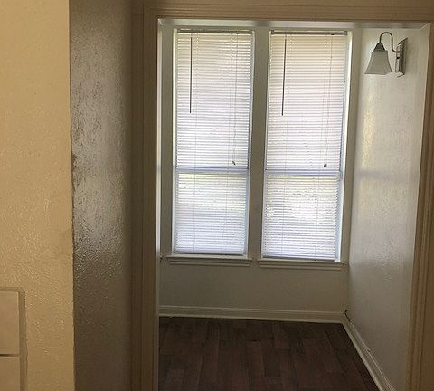 3rd image of 123 Lake Meadows Dr