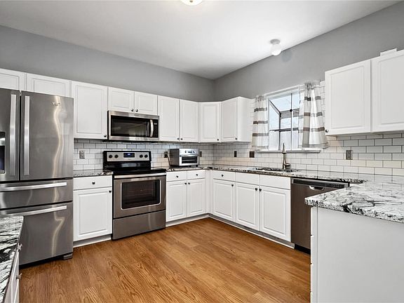 2nd image of 11331 Taylor Pines Dr