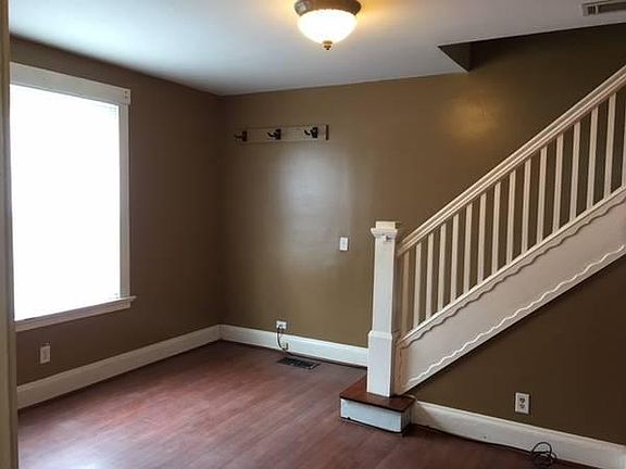 5th image of 2038 Elm Ave