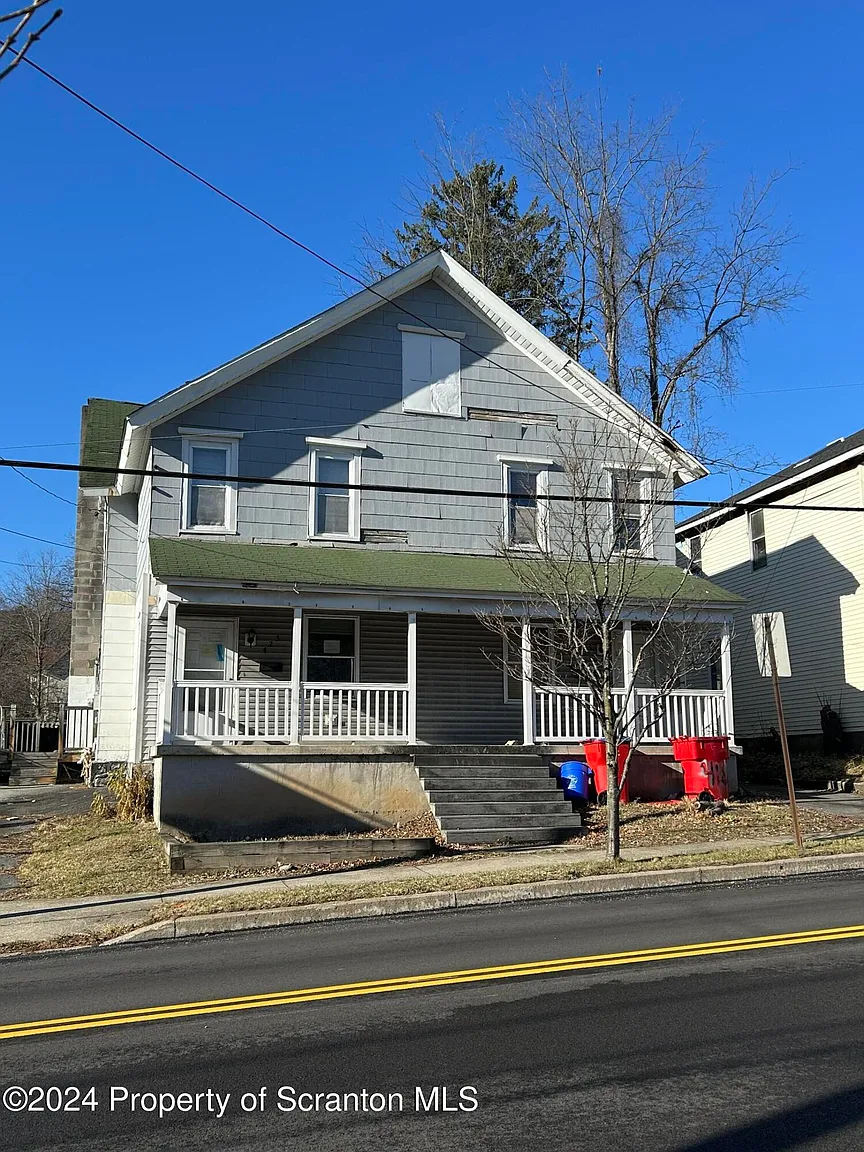 423-425 Washington Ave photo 1