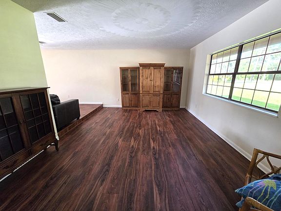 2nd image of 6015 Silver Oak Drive