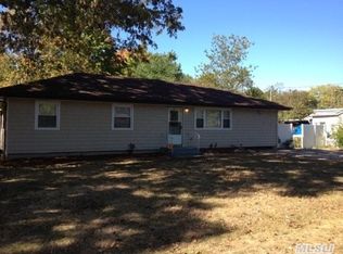 150 Pinewood Ave, Central Islip, NY 11722