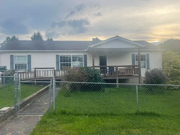 384 2nd St, Madison, WV 25130