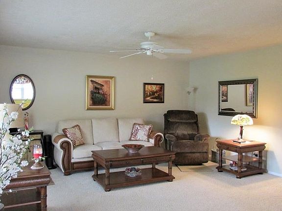 3rd image of 4 Vista Gardens Trl