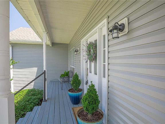 4th image of 105 Madewood Dr
