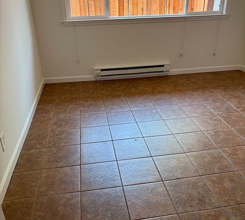 4th image of 1614 Oxford St #2