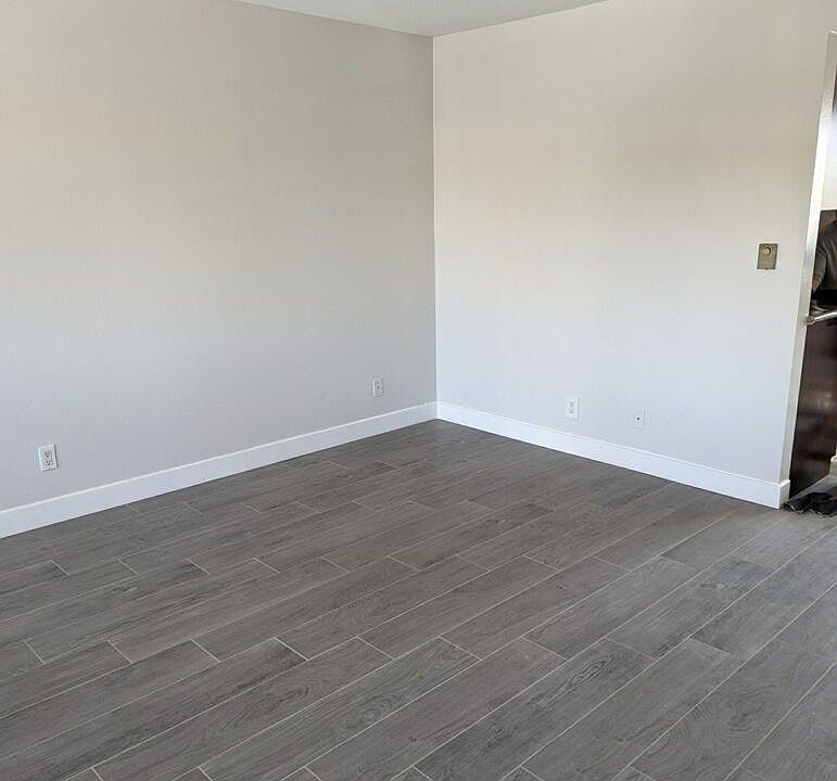 1st image of 7303 S Milton Ave #5