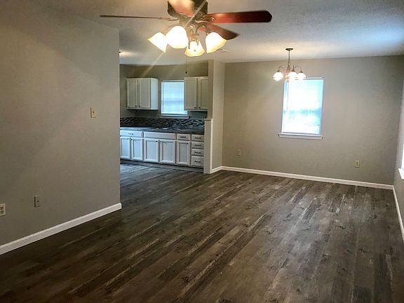 3rd image of 352 Knollwood Trl SE