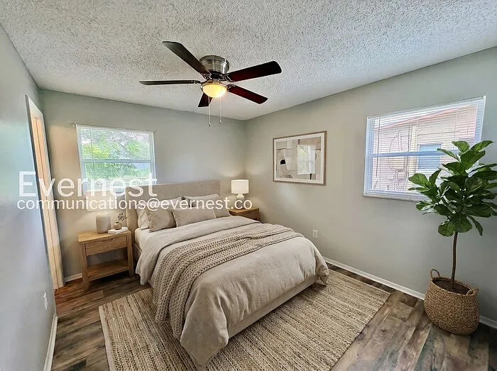 2151 S Ivey Ln — Photo 4