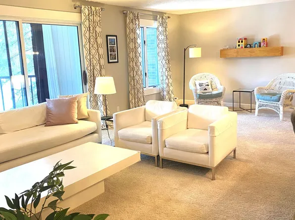 8400 Pennsylvania Rd APT 223, Bloomington, MN 55438