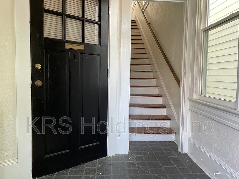 1 bed, 1.0 bath, $1,100 — Photo 3