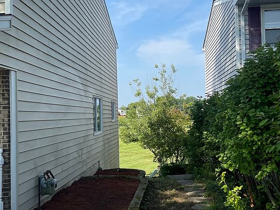 3rd image of 5080 Kingston Dr