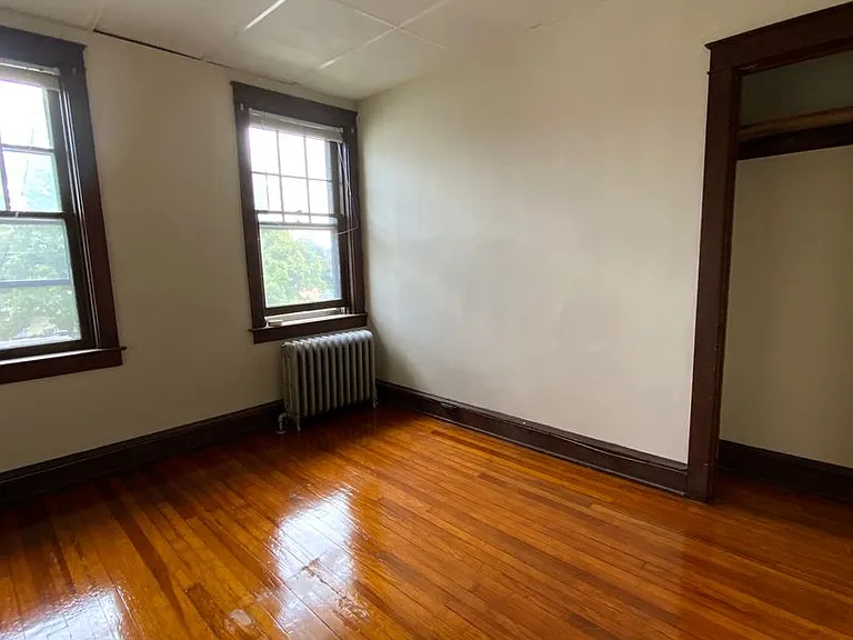 48 S Hazel St — Photo 3