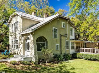 211 5th St, Chickasaw, AL 36611