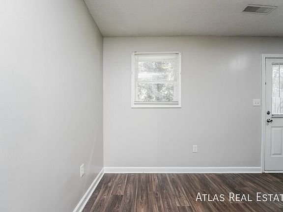 5th image of 322 Lexington Hts #322