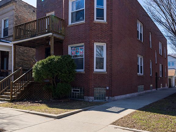 3rd image of 2648 N Francisco Ave