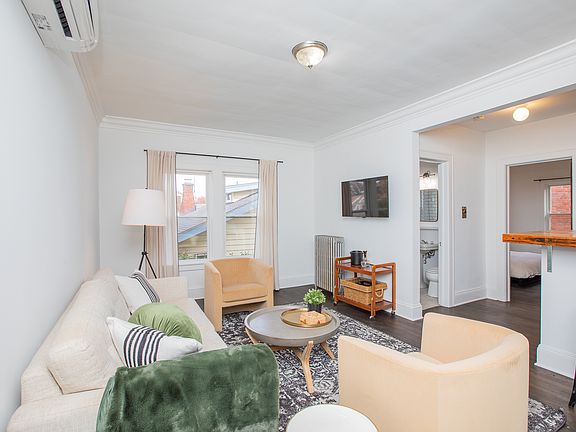 2nd image of 1665 Clarence Ave #4