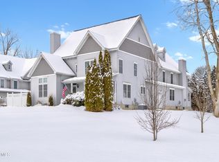 1B Applewood Dr, Malta, NY 12019