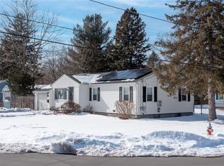 31 Archdale Dr, Warwick, RI 02889