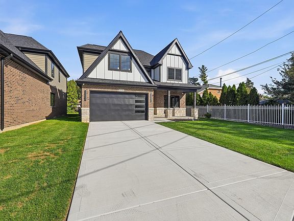2nd image of 9235 Crescent Ct