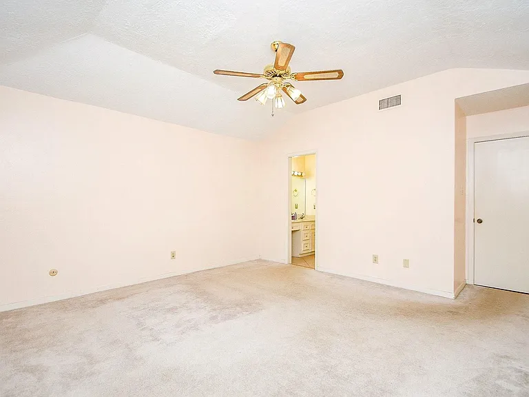 4902 Rainwater Dr — Photo 21
