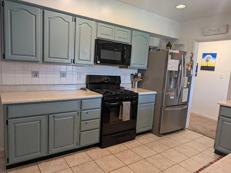 1117 E Maryland Ave — Photo 13