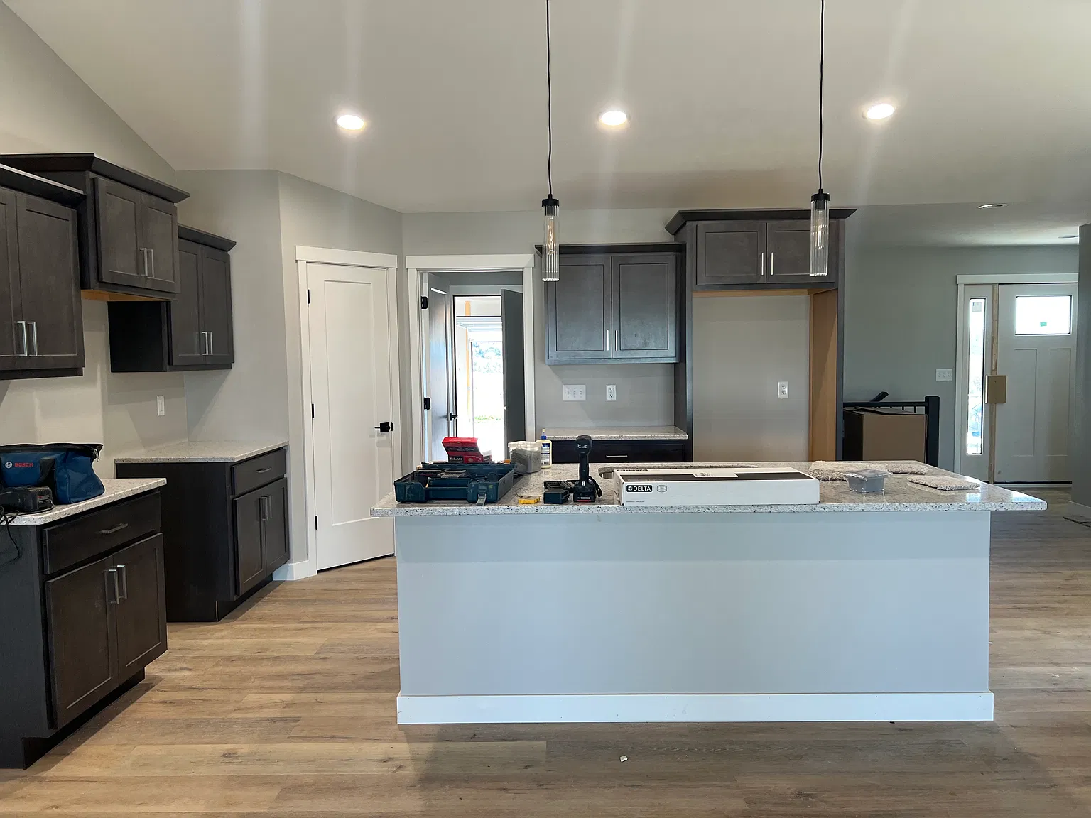 4 bed, 2577 sqft, $3,100 — Photo 3