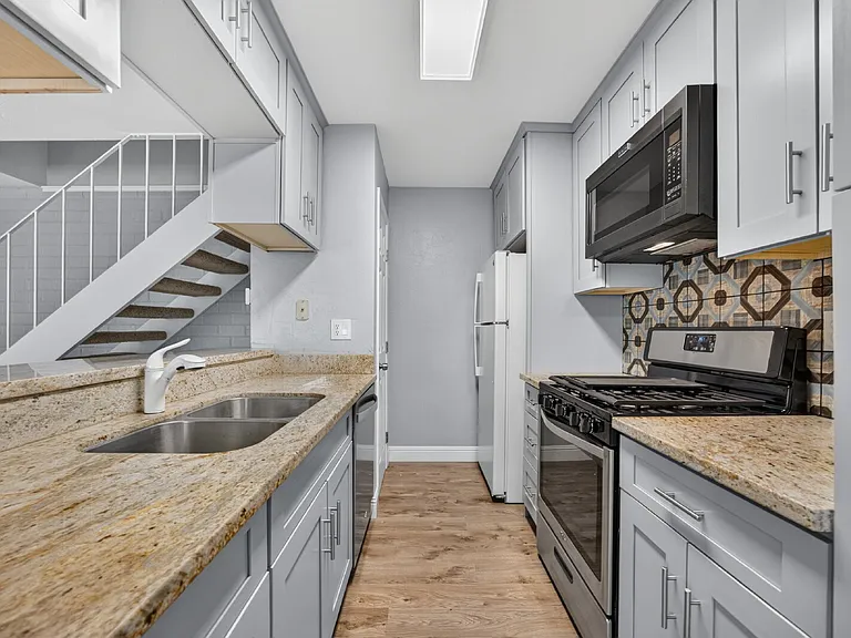 6260 Cavan Dr #3 — Photo 11