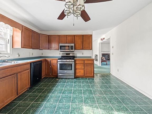 5th image of 34157 Somerset Rd