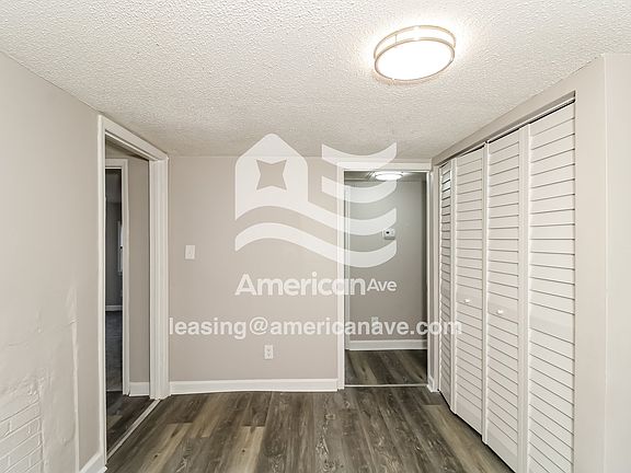 1680367_003_wm_-_living_room_13428397.jpg