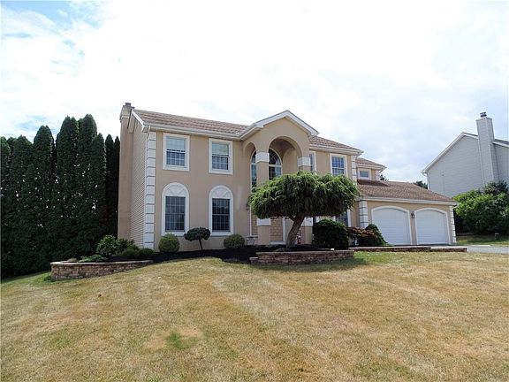 2nd image of 1114 Wellington Cir