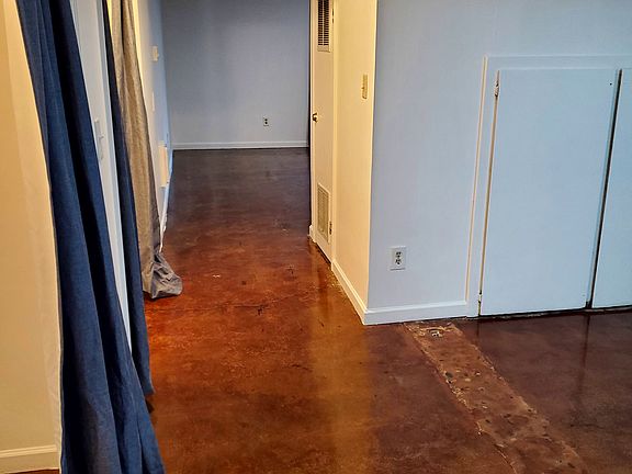 4th image of 3303 SE Roswell St #B