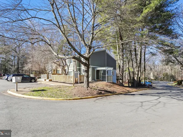 11717 Decade Ct, Reston, VA 20191