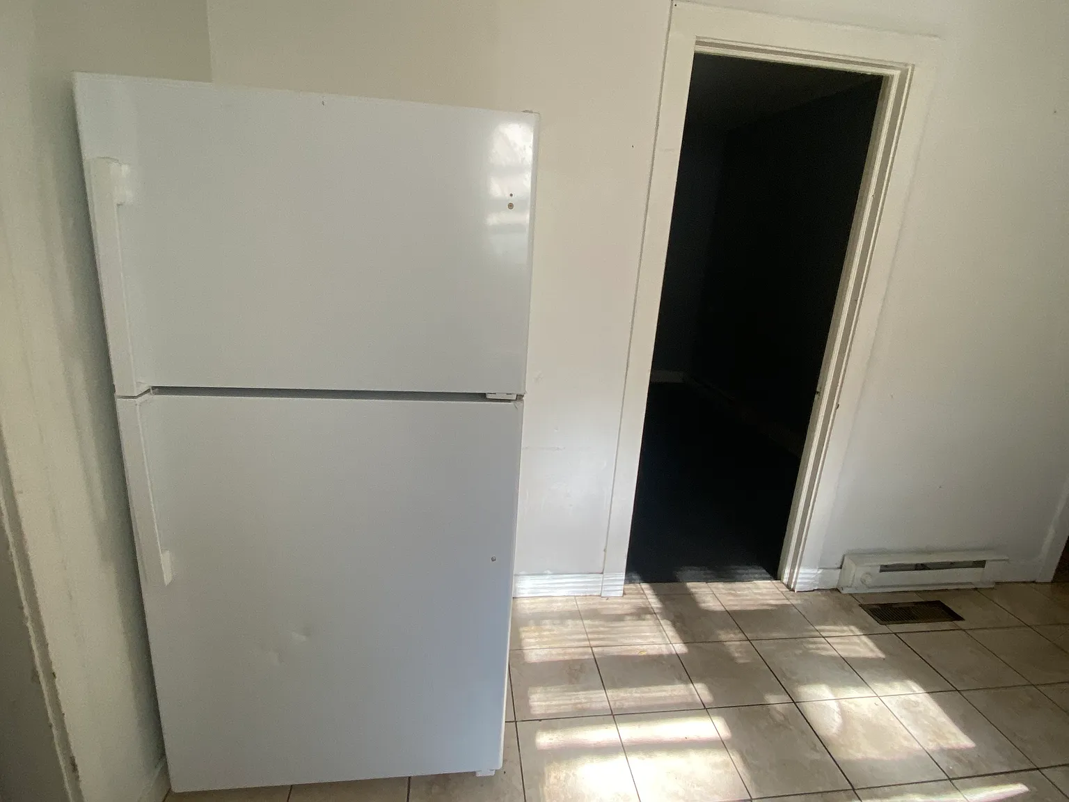 2 bed, 1000 sqft, $1,050 — Photo 3