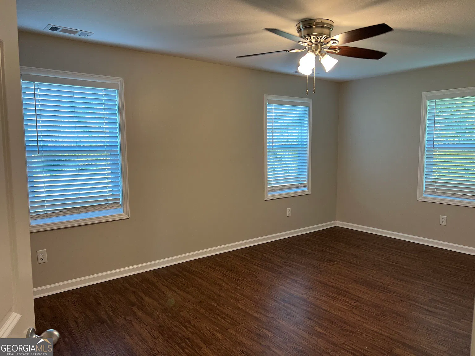 3 bed, 2.0 bath, $1,595 — Photo 3