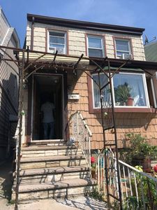 2647 93rd St, Flushing, NY, 11369