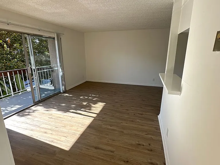 400 S. Kingsley Drive — Photo 78