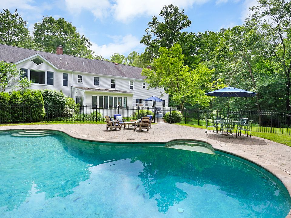 Spectacular gunite pool with spa