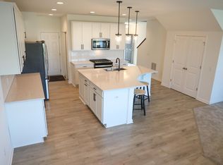 7185 Walnut Grove Way N, Maple Grove, MN 55311